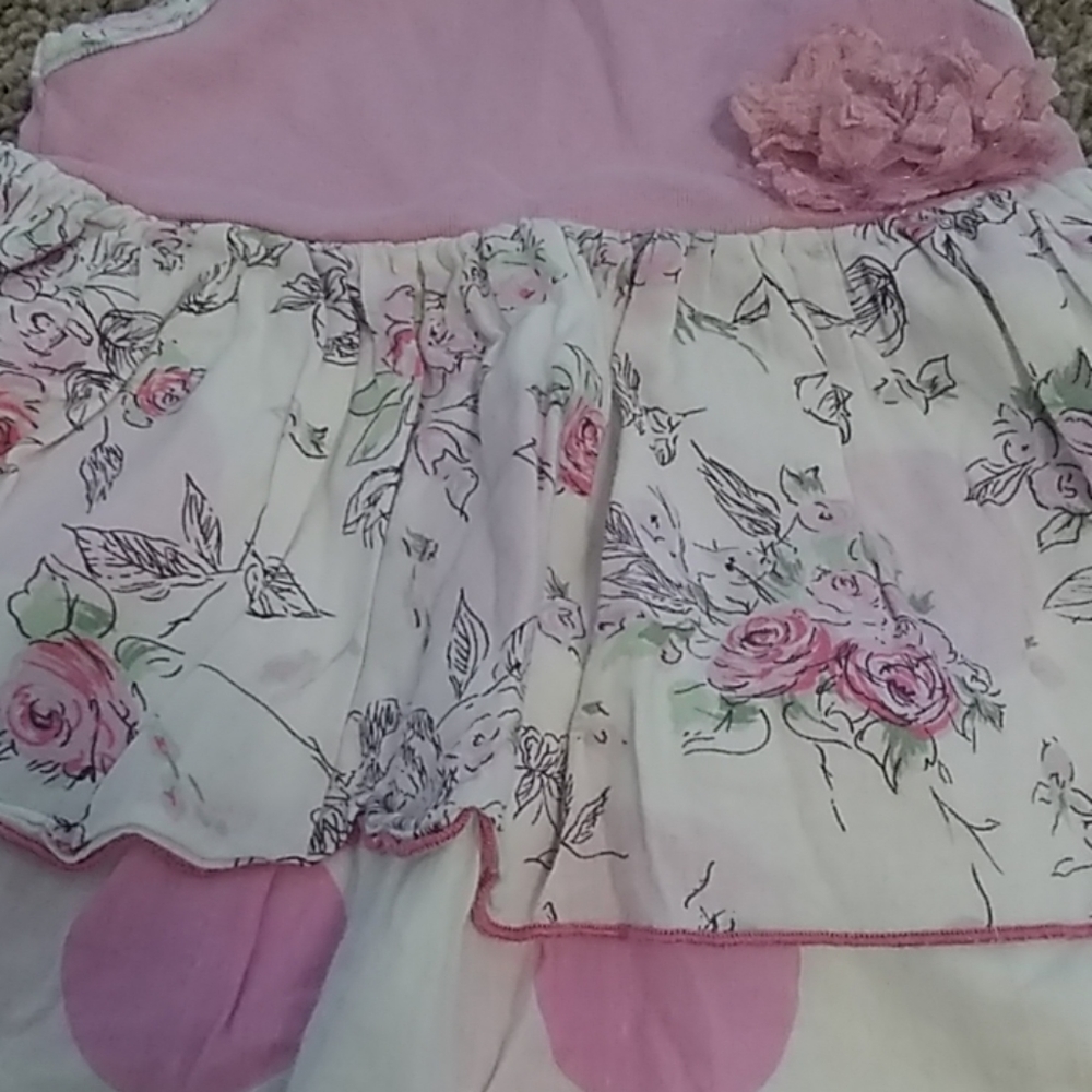 Outfit - Picture 2 of 2